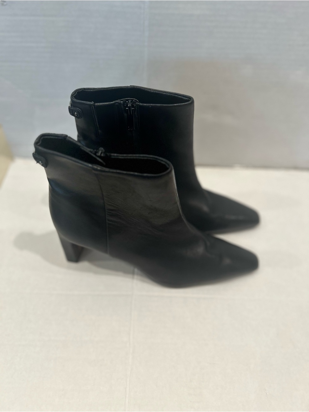 Sam Edelman Saige Black Leather Pointed Toe Ankle Booties Block Heel 9.5